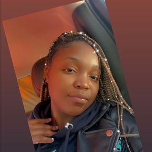 Meet your Posher, Tyniah